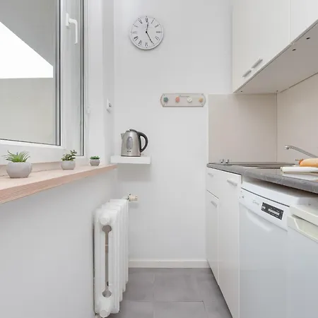 公寓 Unique & Seaside For 4 People In By Renters 格丁尼亚