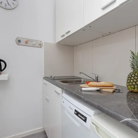 Unique & Seaside For 4 People In By Renters 格丁尼亚