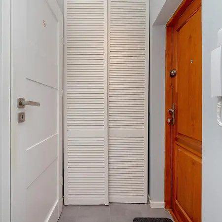 公寓 Unique & Seaside For 4 People In By Renters *